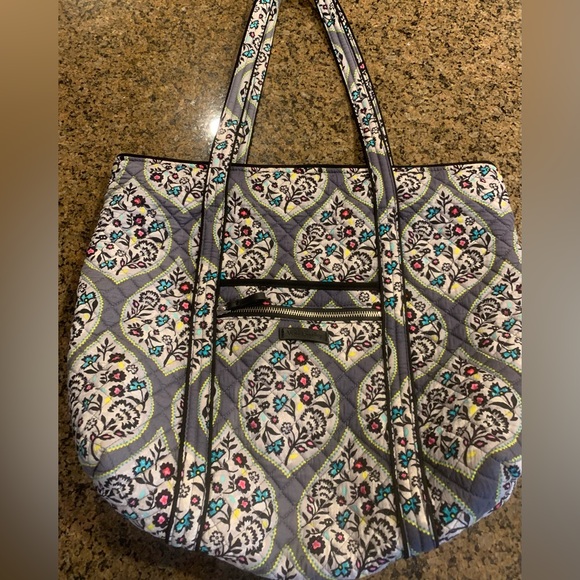Vera Bradley large tote/diaper bag.. EUC, and great colors. - Picture 2 of 5
